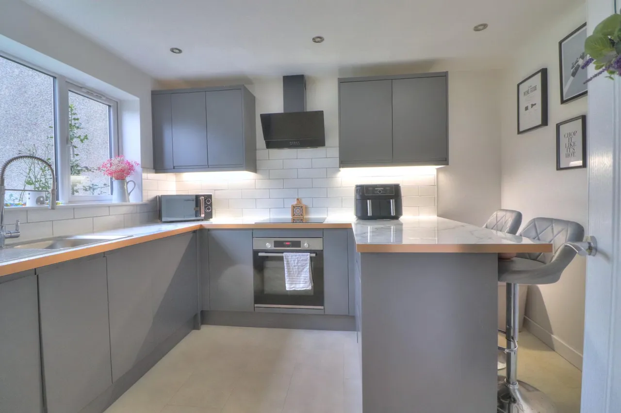 Blades Court, Glasgow, G69, photo 2