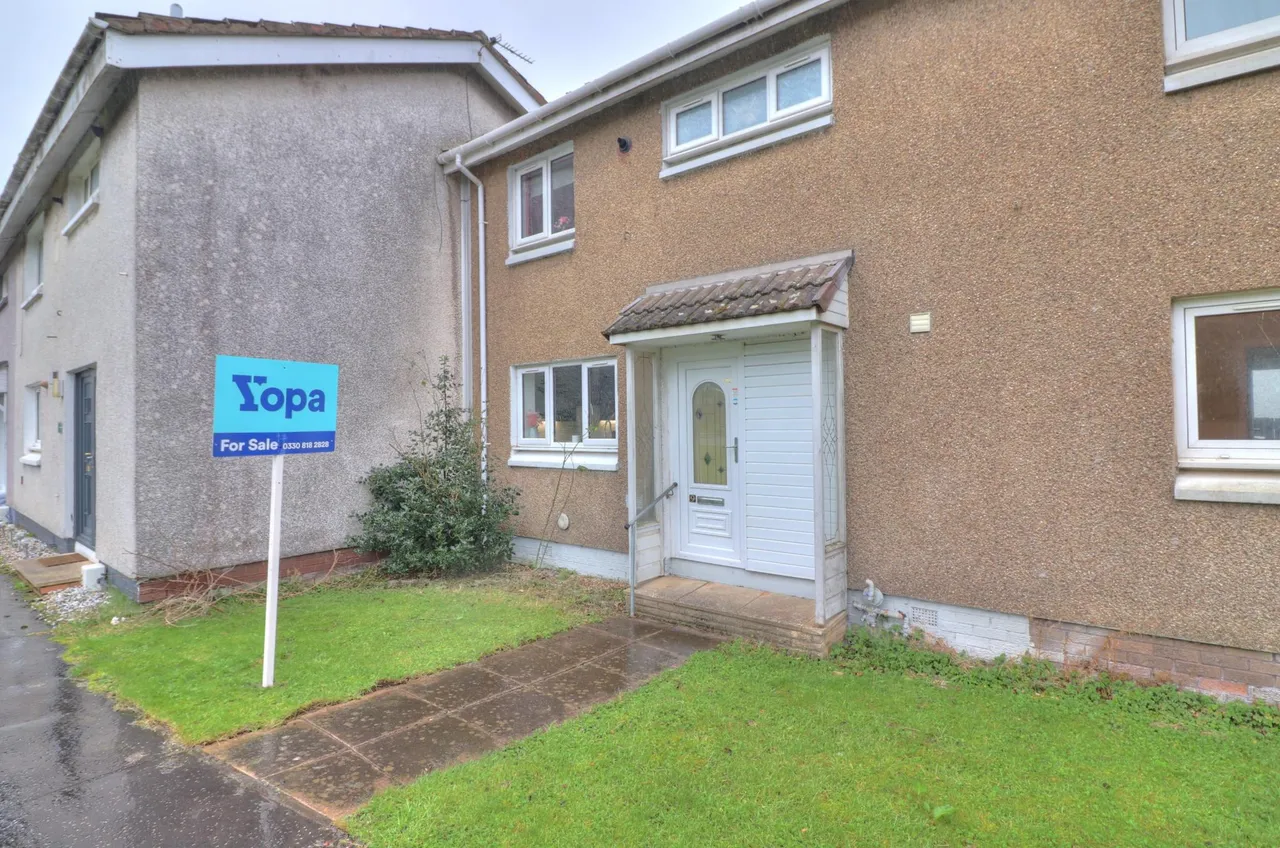 3 bed house for sale, Blades Court, Glasgow, G69