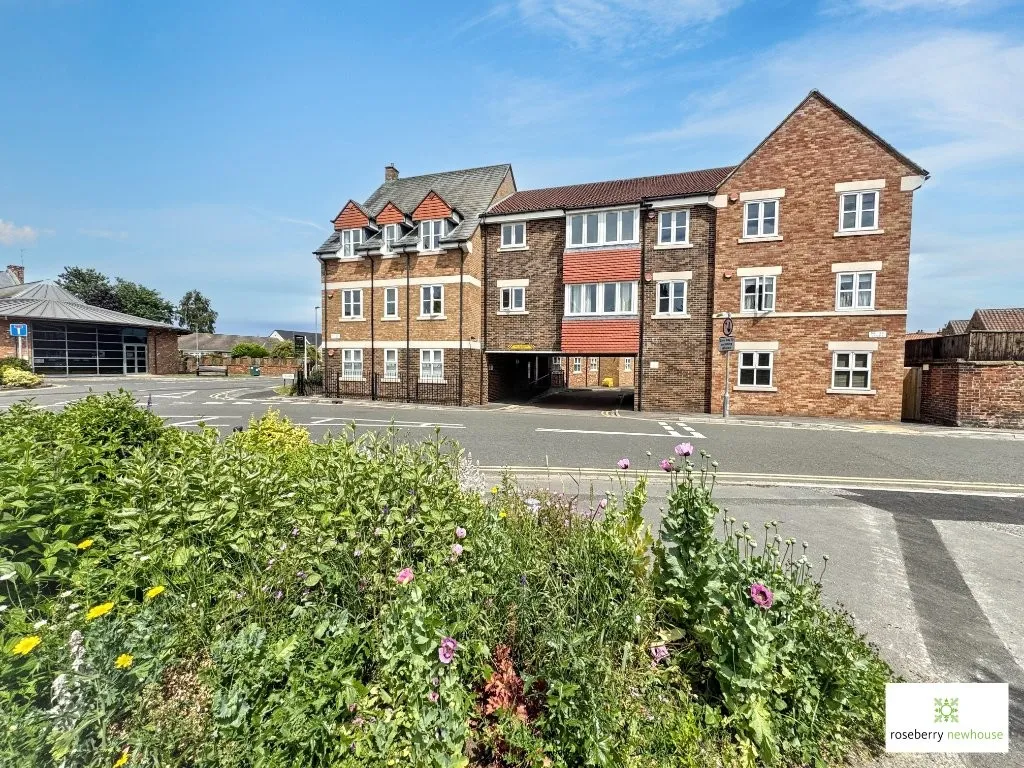 2 bed flat for sale, Balliol Court, Stokesley