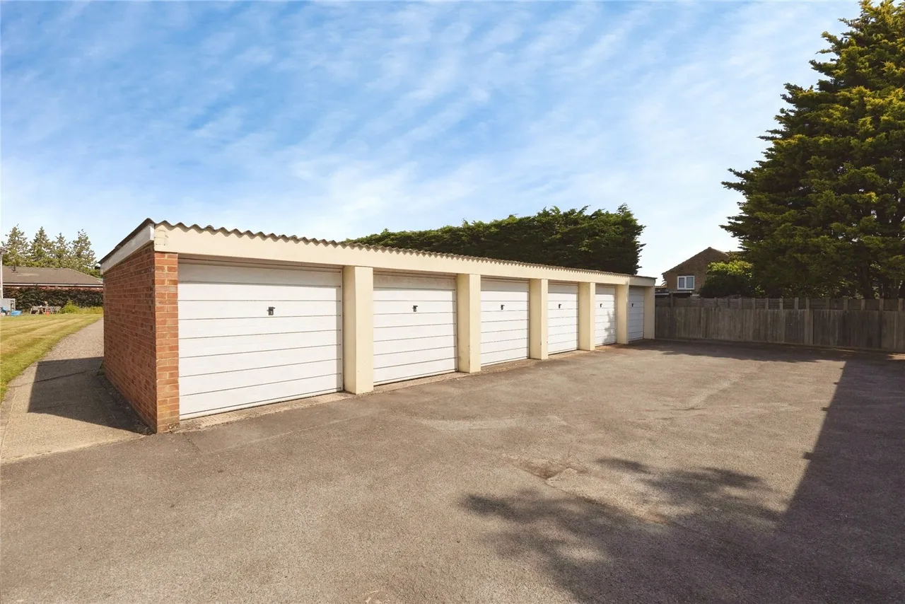 Painswick Road, Matson, Gloucester, Gloucestershire, GL4, photo 9