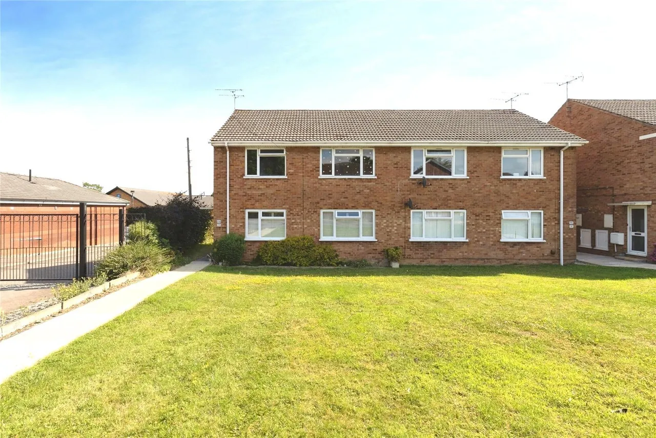2 bed flat for sale — Painswick Road, Matson, Gloucester, Gloucestershire, GL4