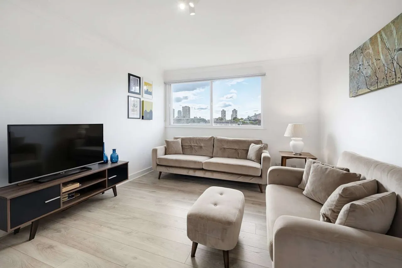 2 bed flat to rent — Parkgate Road, London, SW11 4PJ