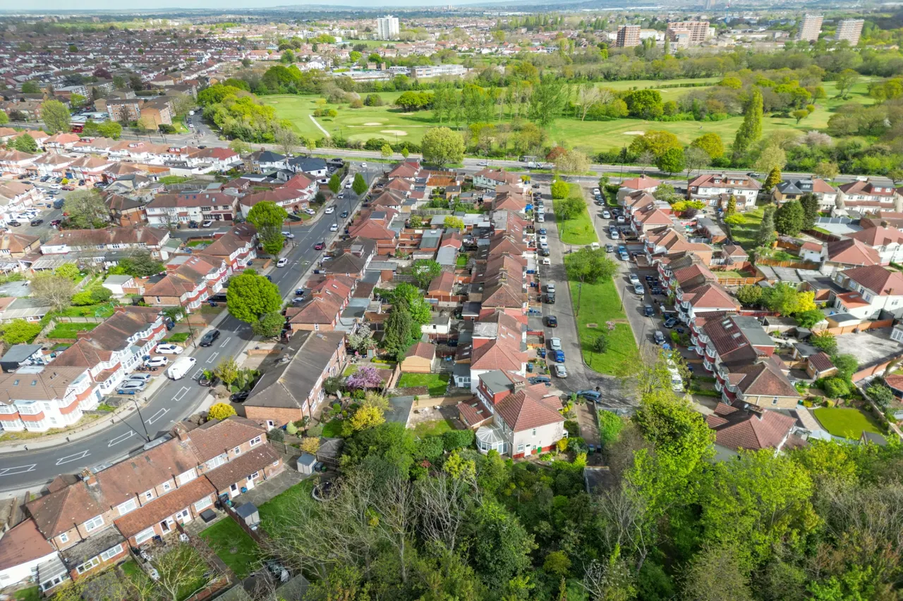 Lyndhurst Avenue, Southall, UB1 3DU, photo 11
