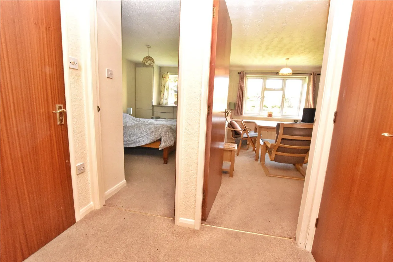 Lowry Court, Hyde, SK14, photo 7