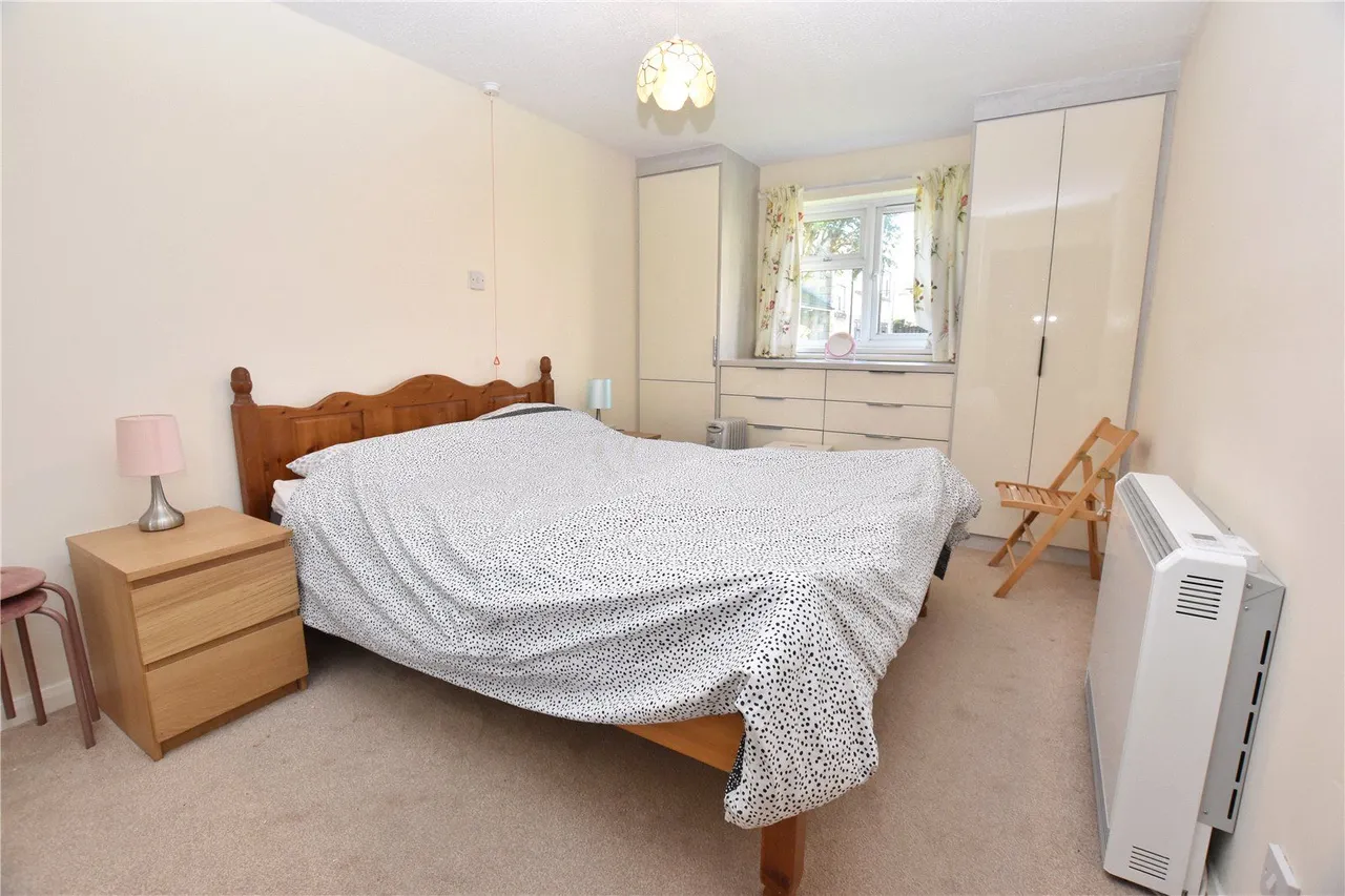 Lowry Court, Hyde, SK14, photo 9