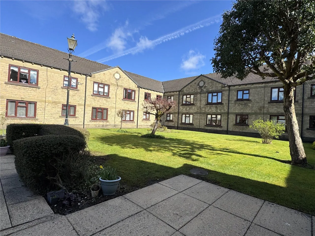 Lowry Court, Hyde, SK14, photo 16
