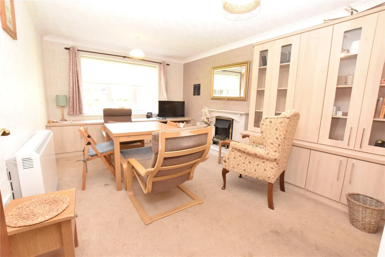 Lowry Court, Hyde, SK14, photo 3