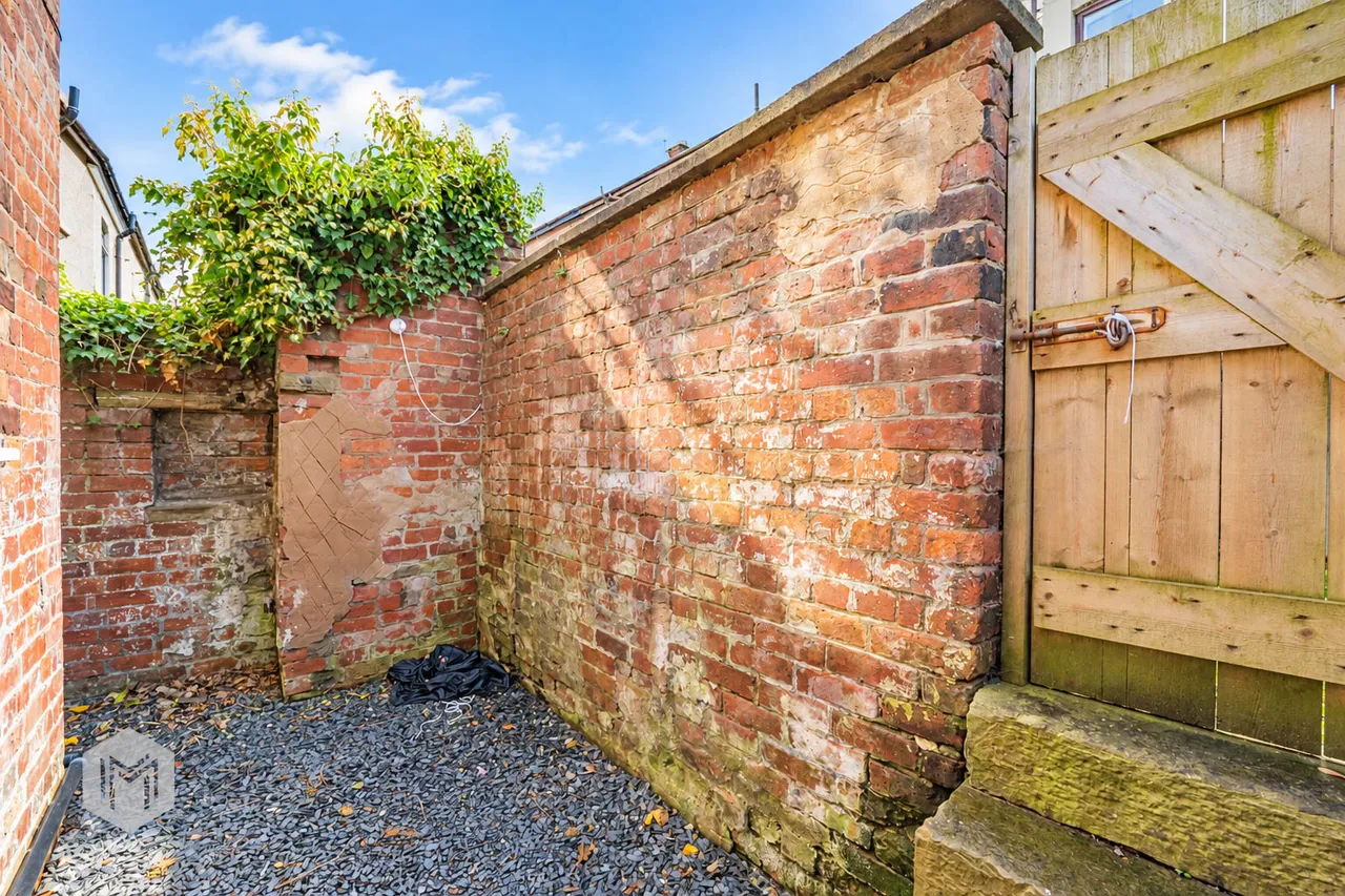 Hollins Lane, Bury, BL9, photo 25