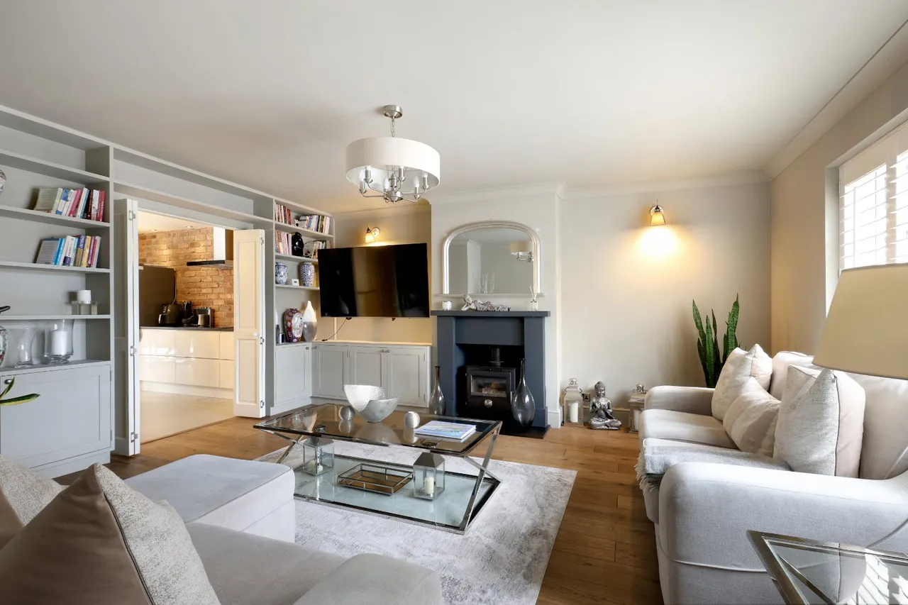 Crossways, Beaconsfield, HP9, photo 2