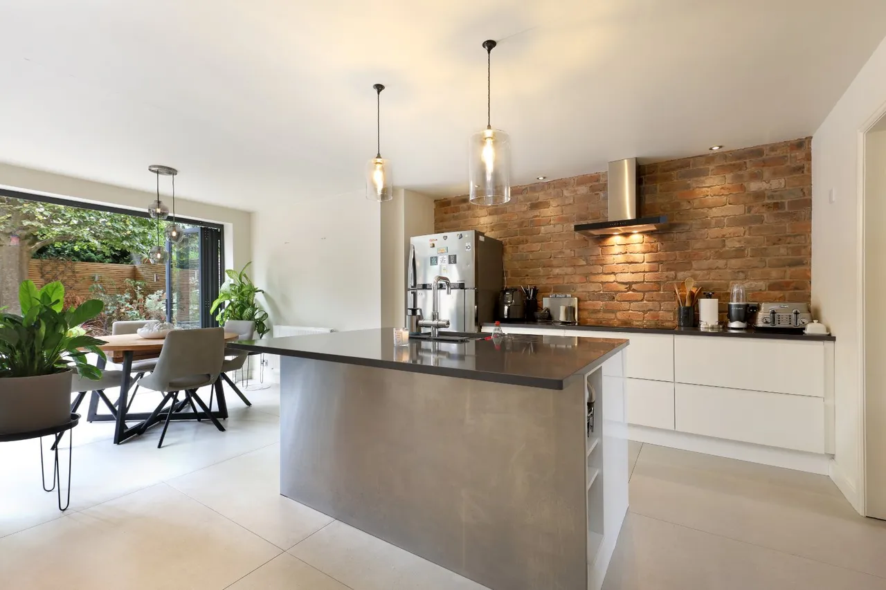 Crossways, Beaconsfield, HP9, photo 5