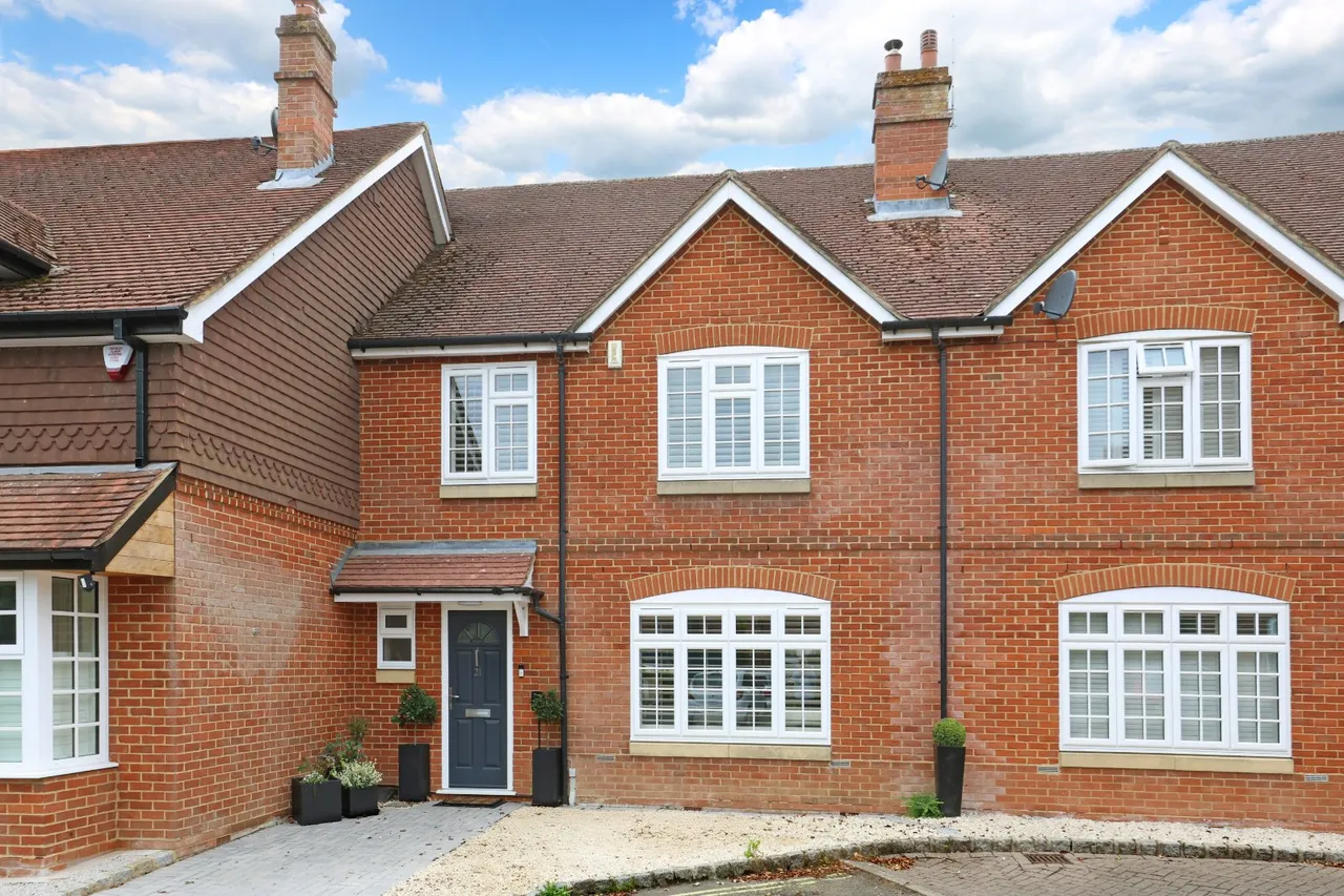 4 bed house for sale, Crossways, Beaconsfield, HP9