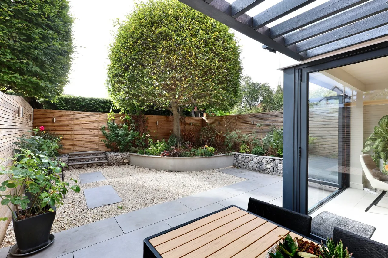 Crossways, Beaconsfield, HP9, photo 15