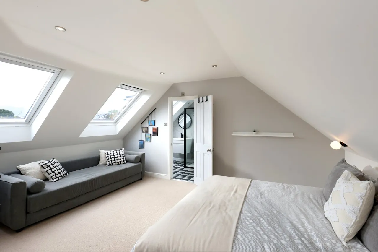 Crossways, Beaconsfield, HP9, photo 13