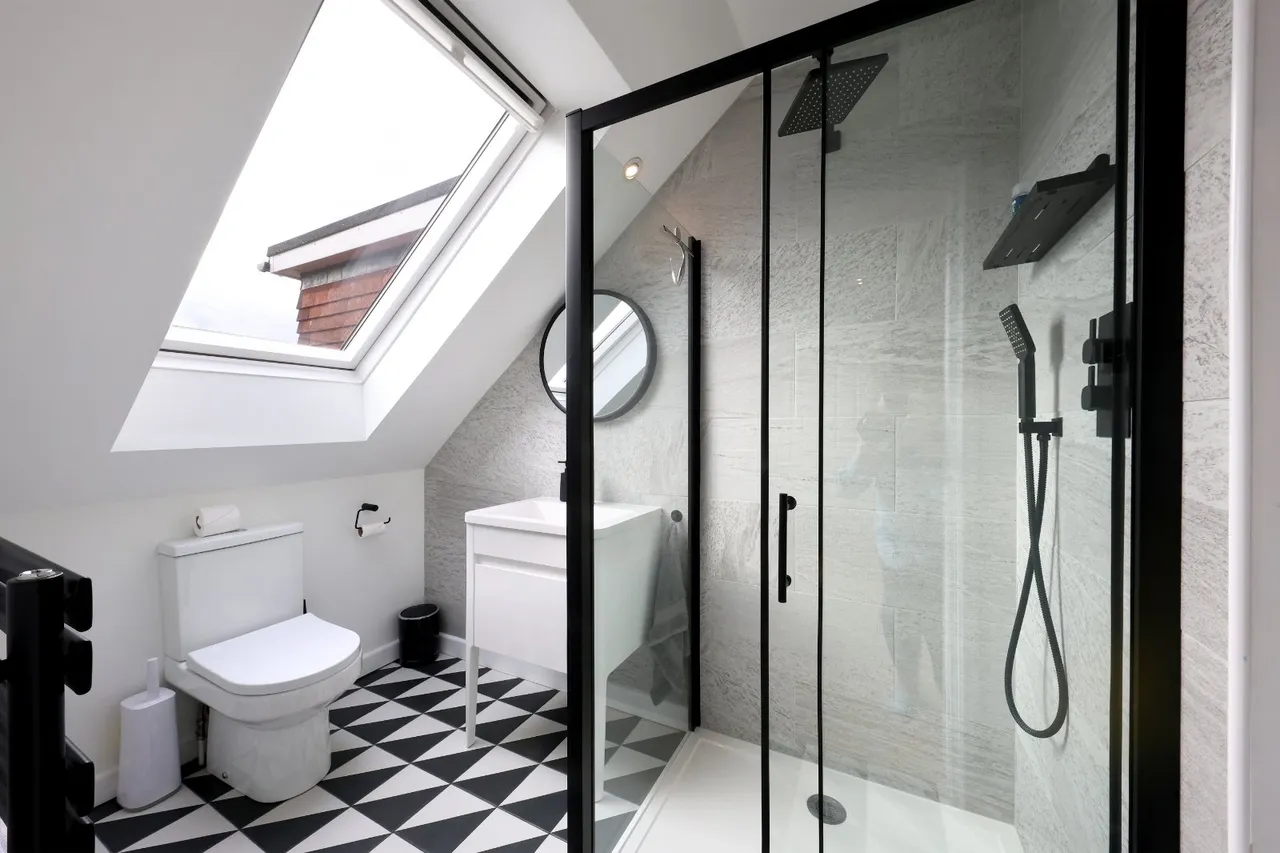 Crossways, Beaconsfield, HP9, photo 14