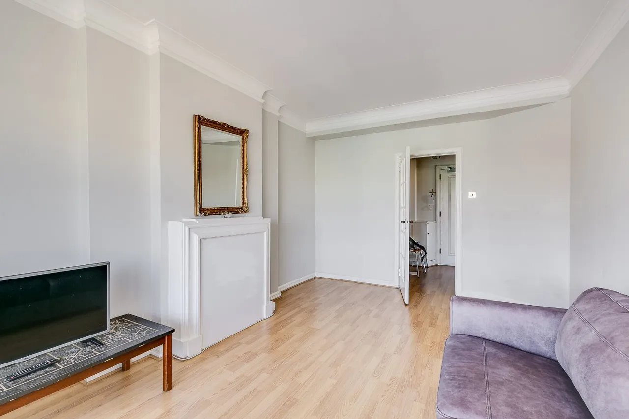 Rossmore Court, Park Road, London, NW1 6XZ, photo 4