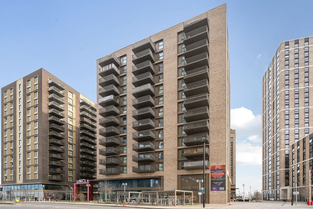 2 bed flat for sale — 1204 Thetford Court, 144 Wales Farm Road, Acton