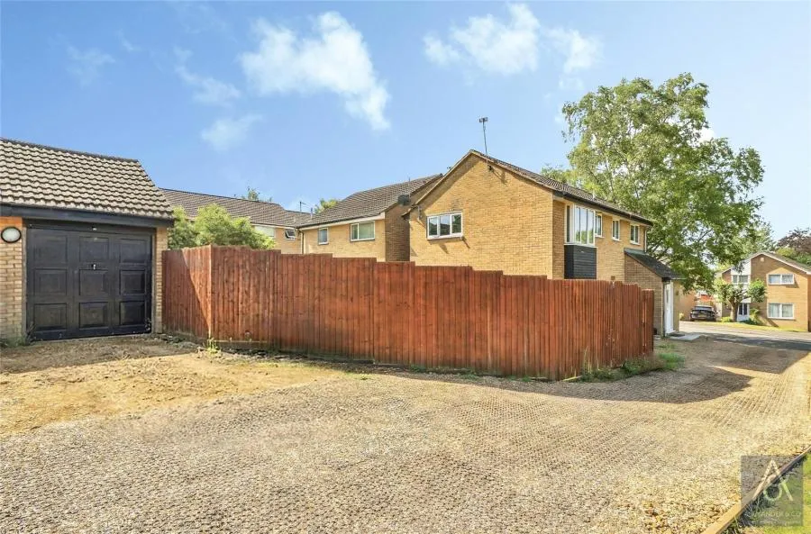 Cartwright Crescent, Brackley, NN13, photo 14
