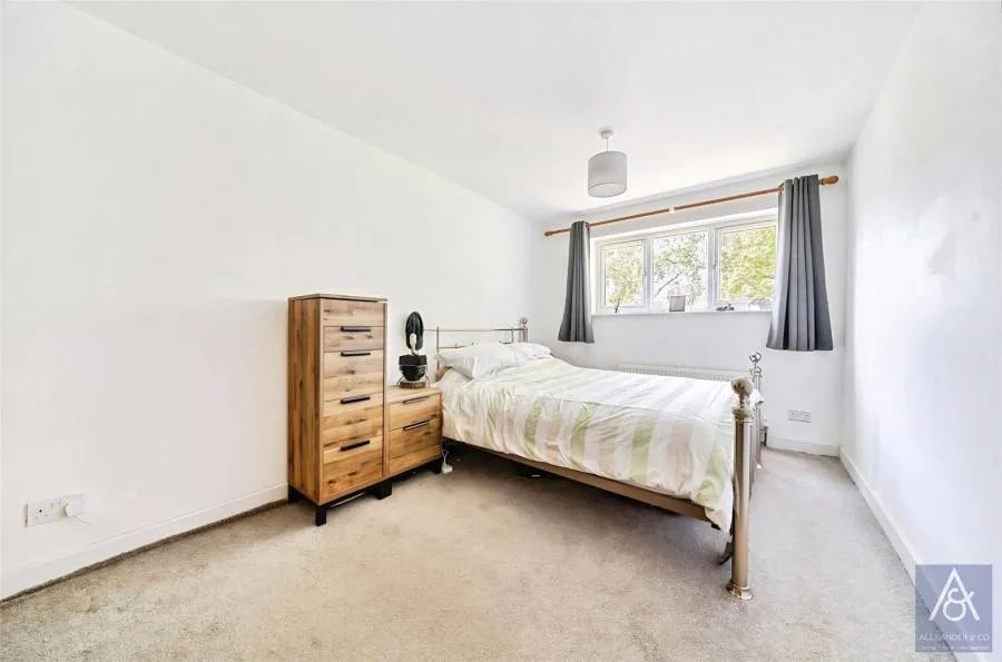 Cartwright Crescent, Brackley, NN13, photo 7