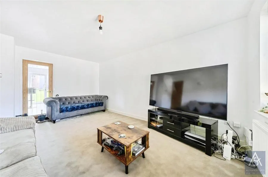 Cartwright Crescent, Brackley, NN13, photo 4