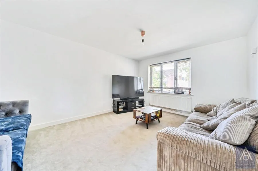 Cartwright Crescent, Brackley, NN13, photo 5