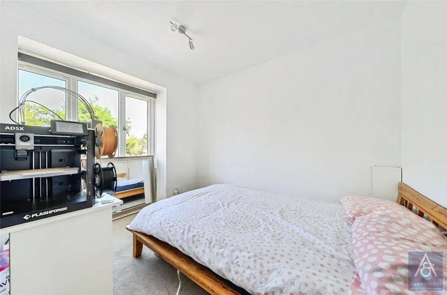 Cartwright Crescent, Brackley, NN13, photo 9