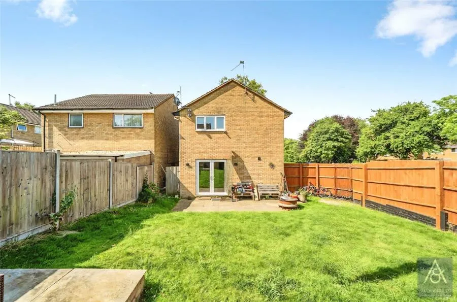 Cartwright Crescent, Brackley, NN13, photo 13