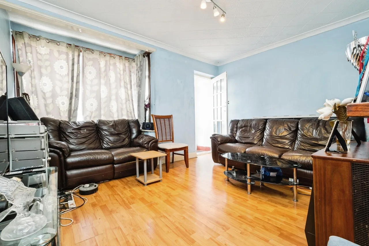 Oval Road North, Dagenham, RM10, photo 8