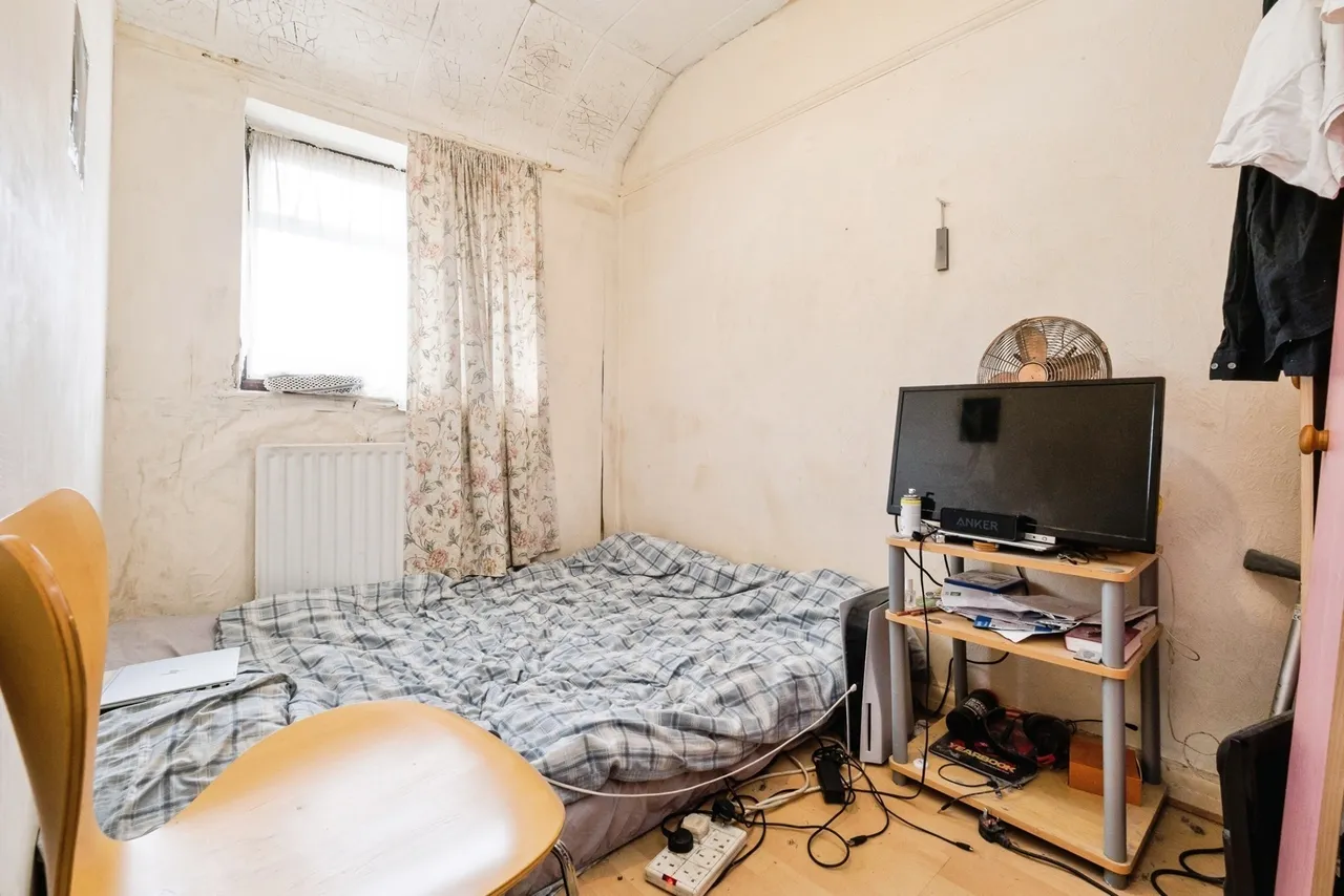 Oval Road North, Dagenham, RM10, photo 15