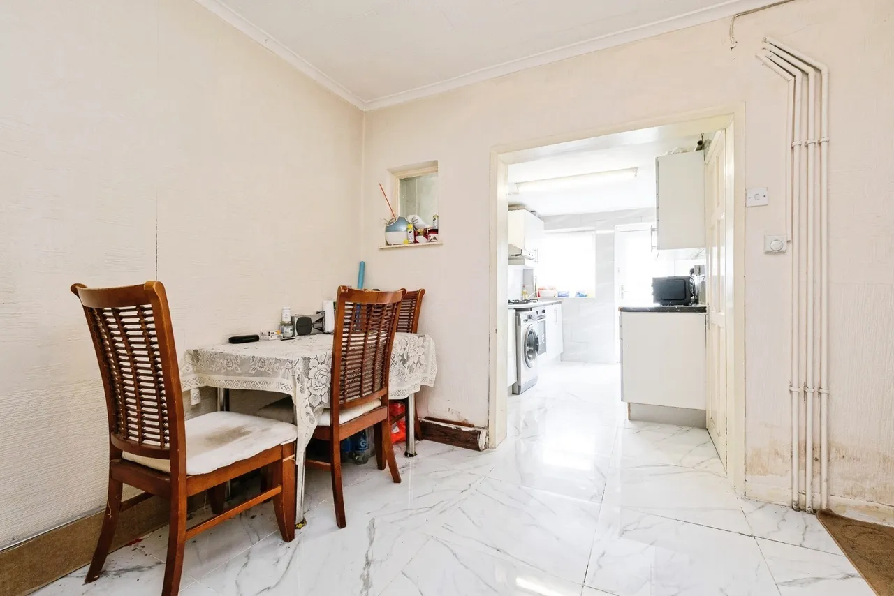 Oval Road North, Dagenham, RM10, photo 3