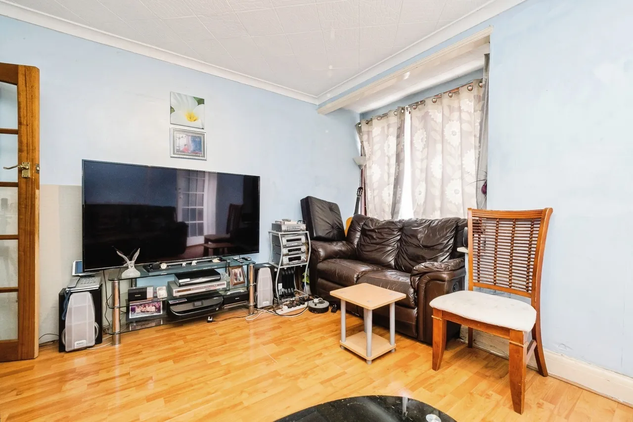 Oval Road North, Dagenham, RM10, photo 17