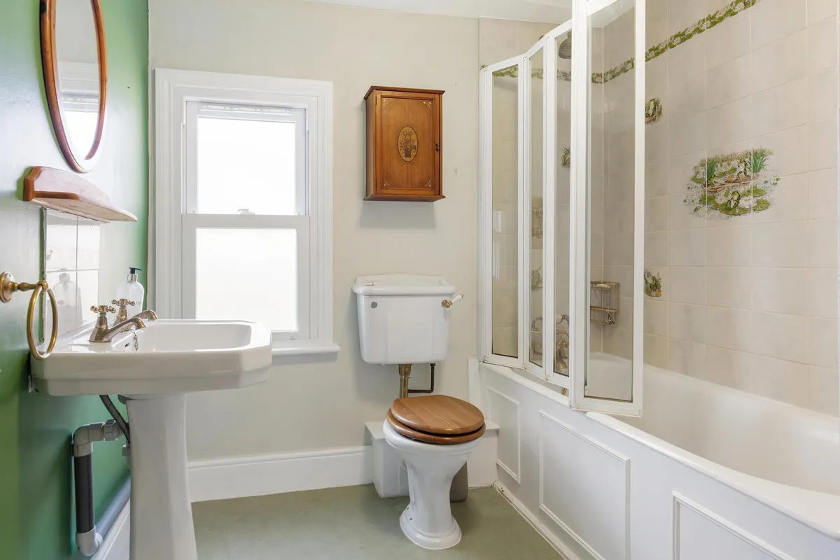 Raynham Road, London, W6, photo 14