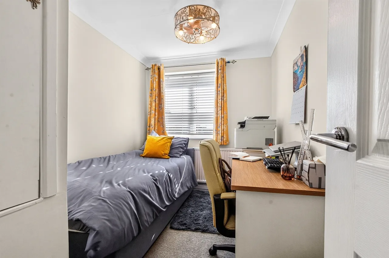 Ringway Road, St. Albans, AL2, photo 9