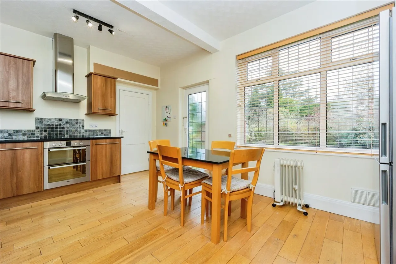 Kenilworth Road, Sale, Greater Manchester, M33, photo 6