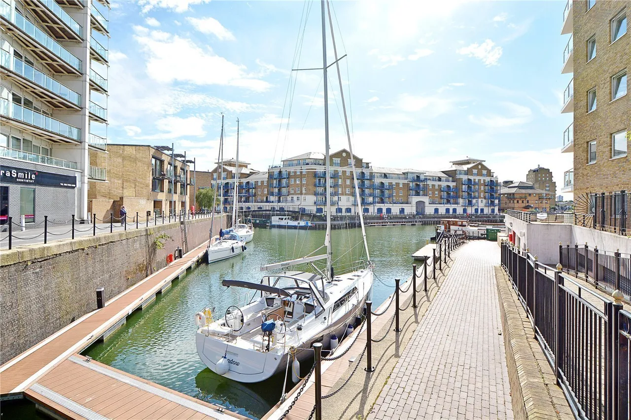 Basin Approach, London, E14, photo 2