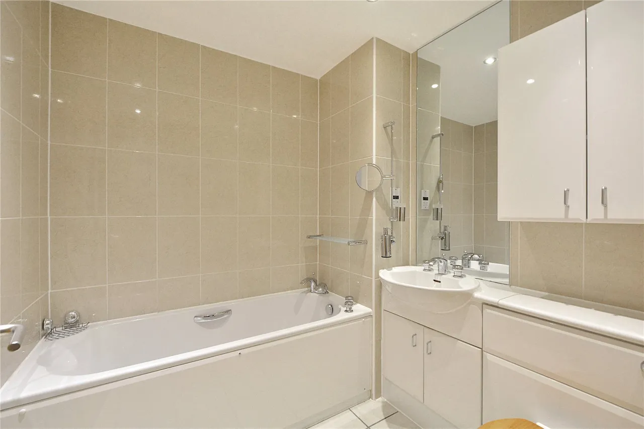 Basin Approach, London, E14, photo 11
