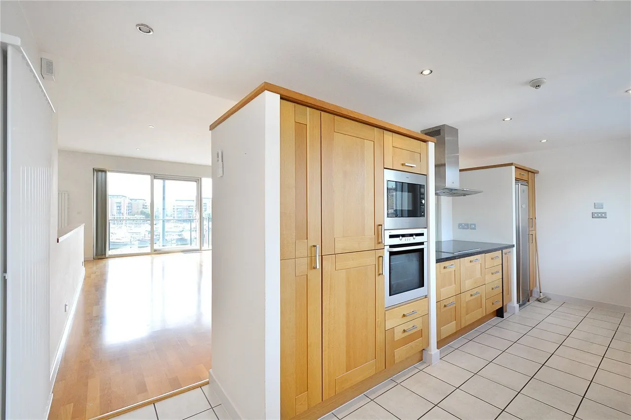 Basin Approach, London, E14, photo 3