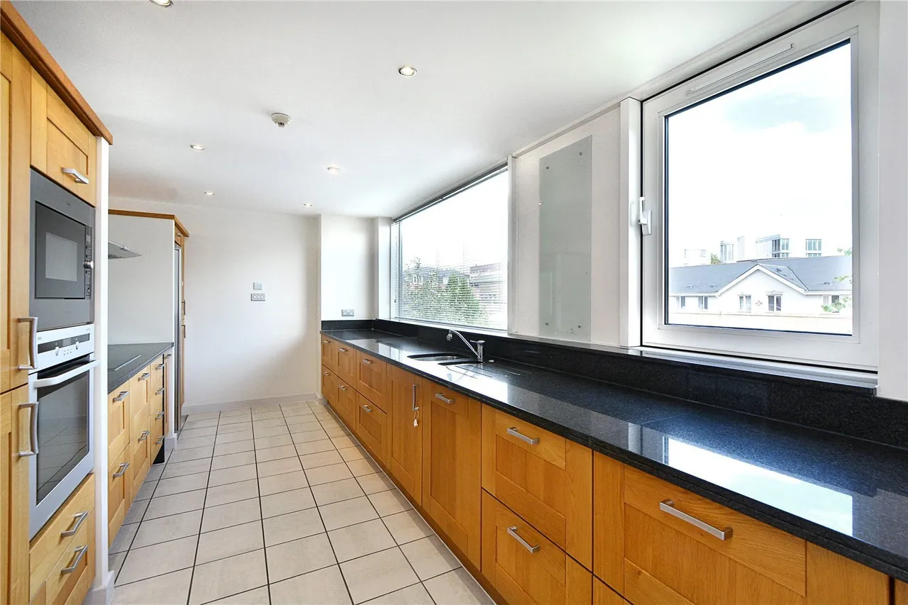 Basin Approach, London, E14, photo 5