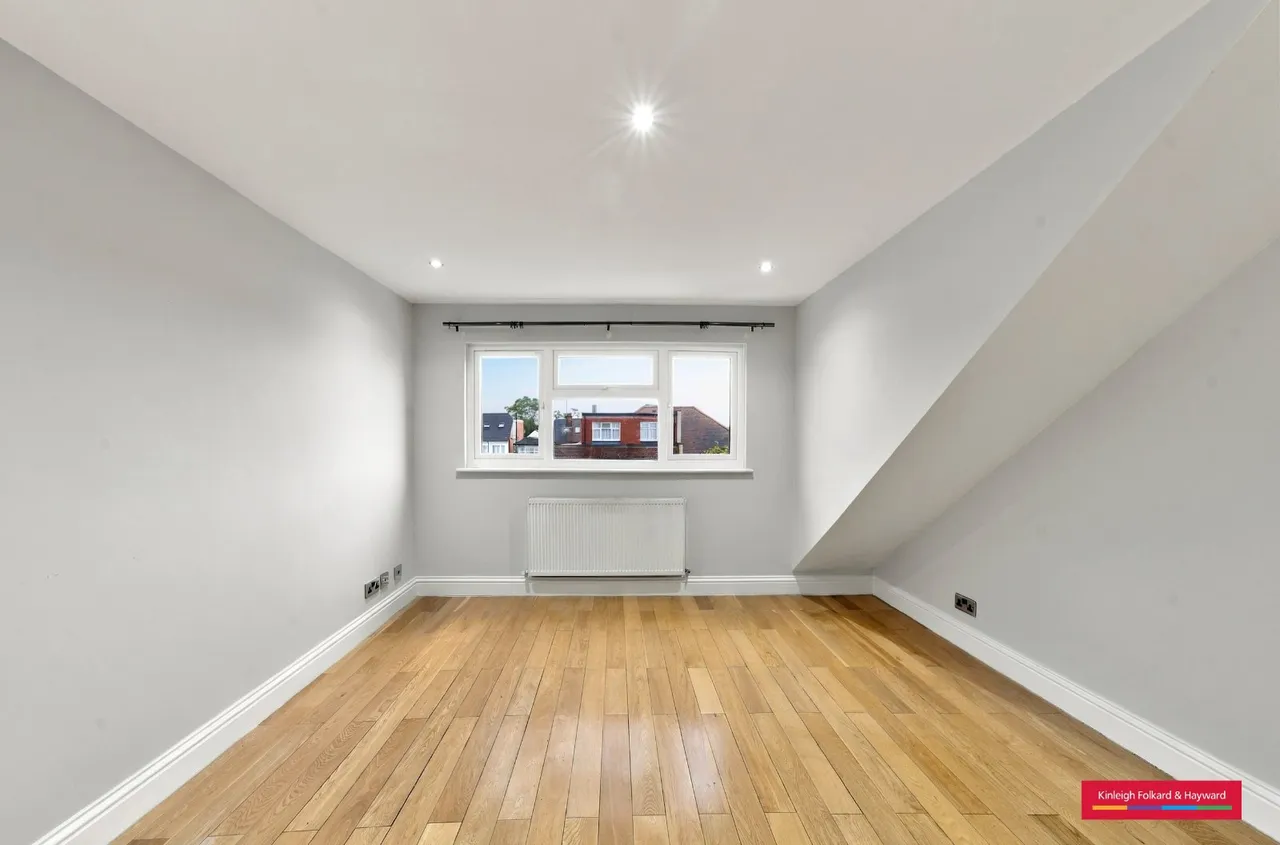 Ambrose Avenue, London, NW11, photo 21
