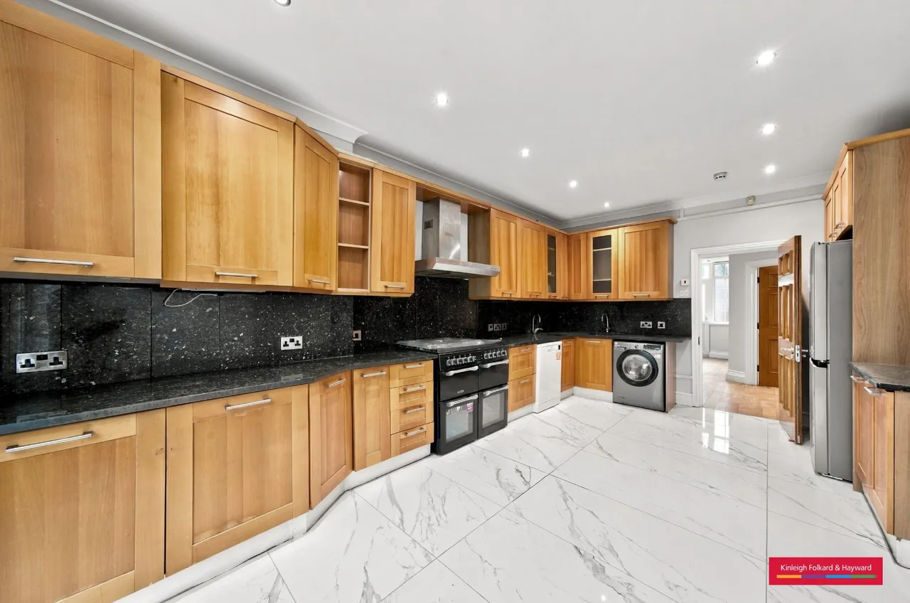 Ambrose Avenue, London, NW11, photo 6