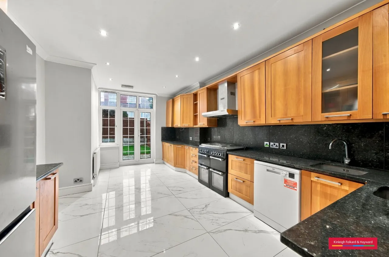 Ambrose Avenue, London, NW11, photo 5