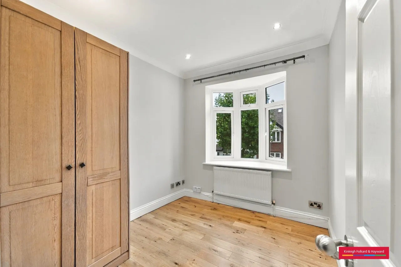 Ambrose Avenue, London, NW11, photo 16