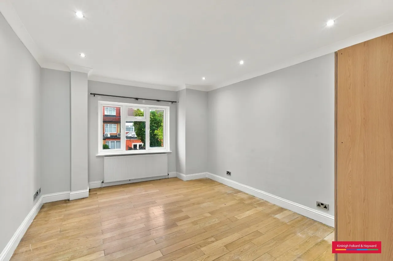 Ambrose Avenue, London, NW11, photo 20