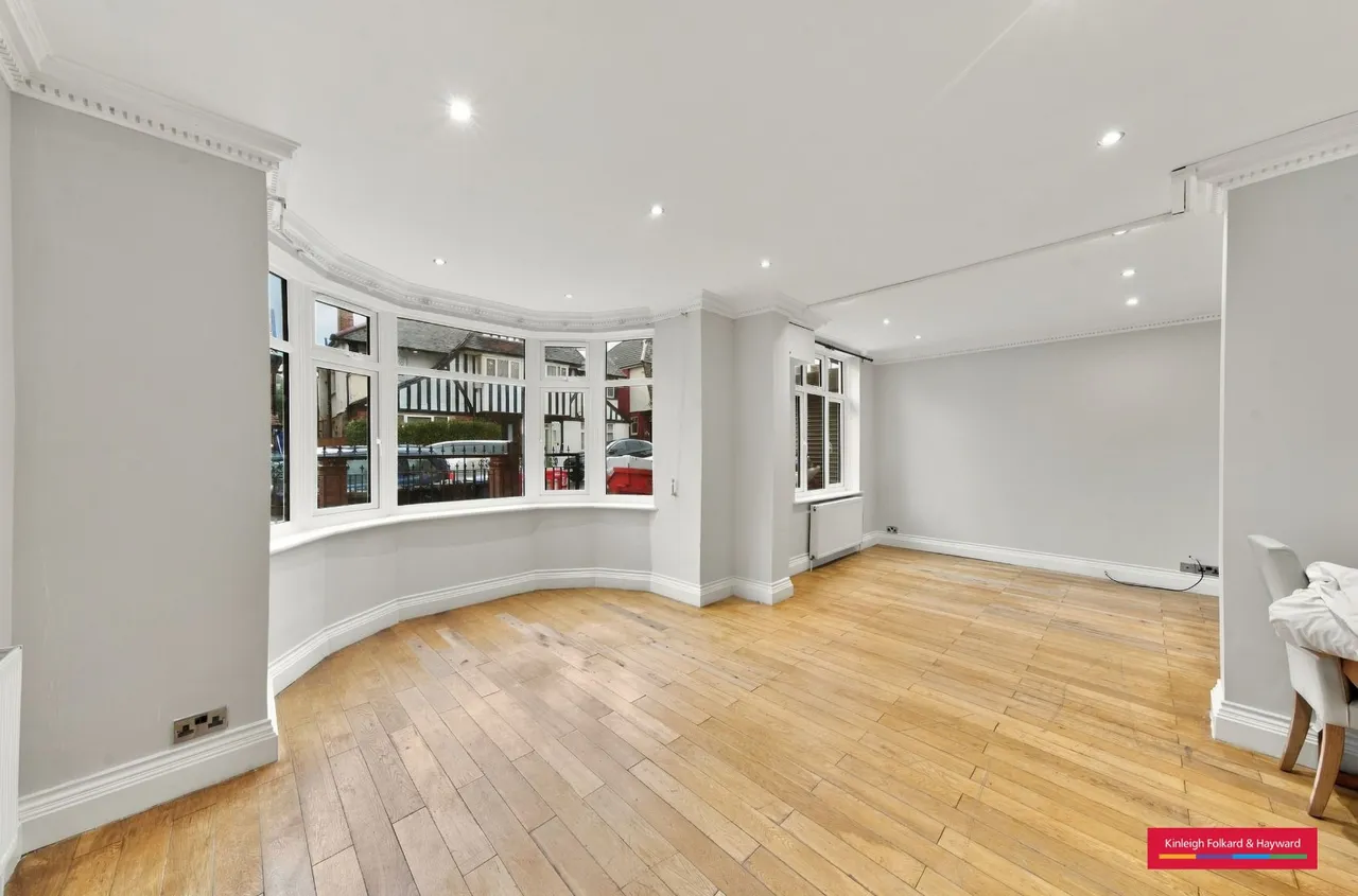 6 bed house to rent, Ambrose Avenue, London, NW11