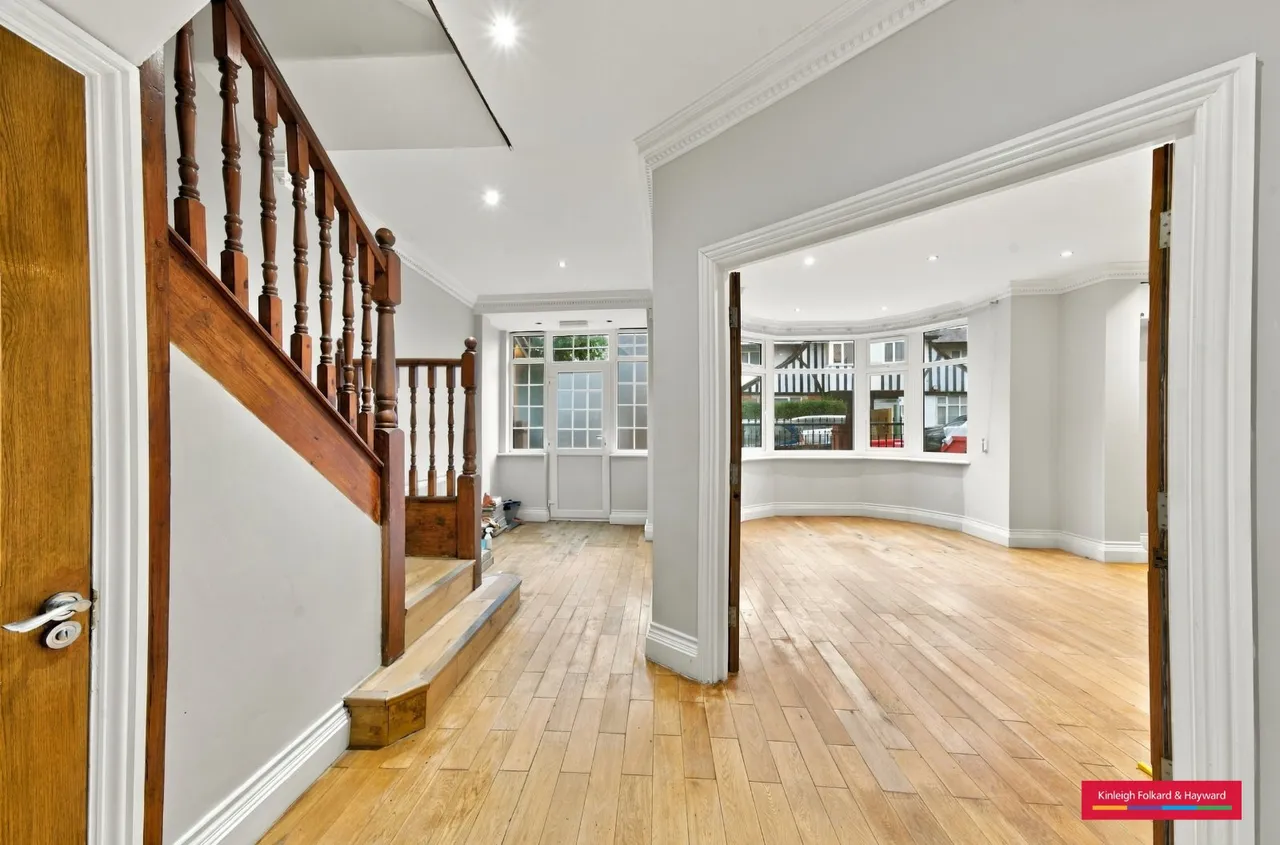 Ambrose Avenue, London, NW11, photo 11
