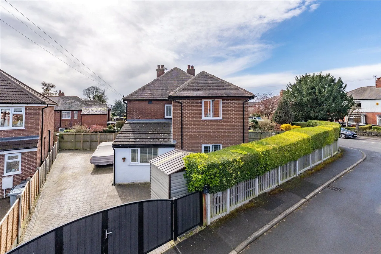 Woodhouse Lane, East Ardsley, WF3, photo 8