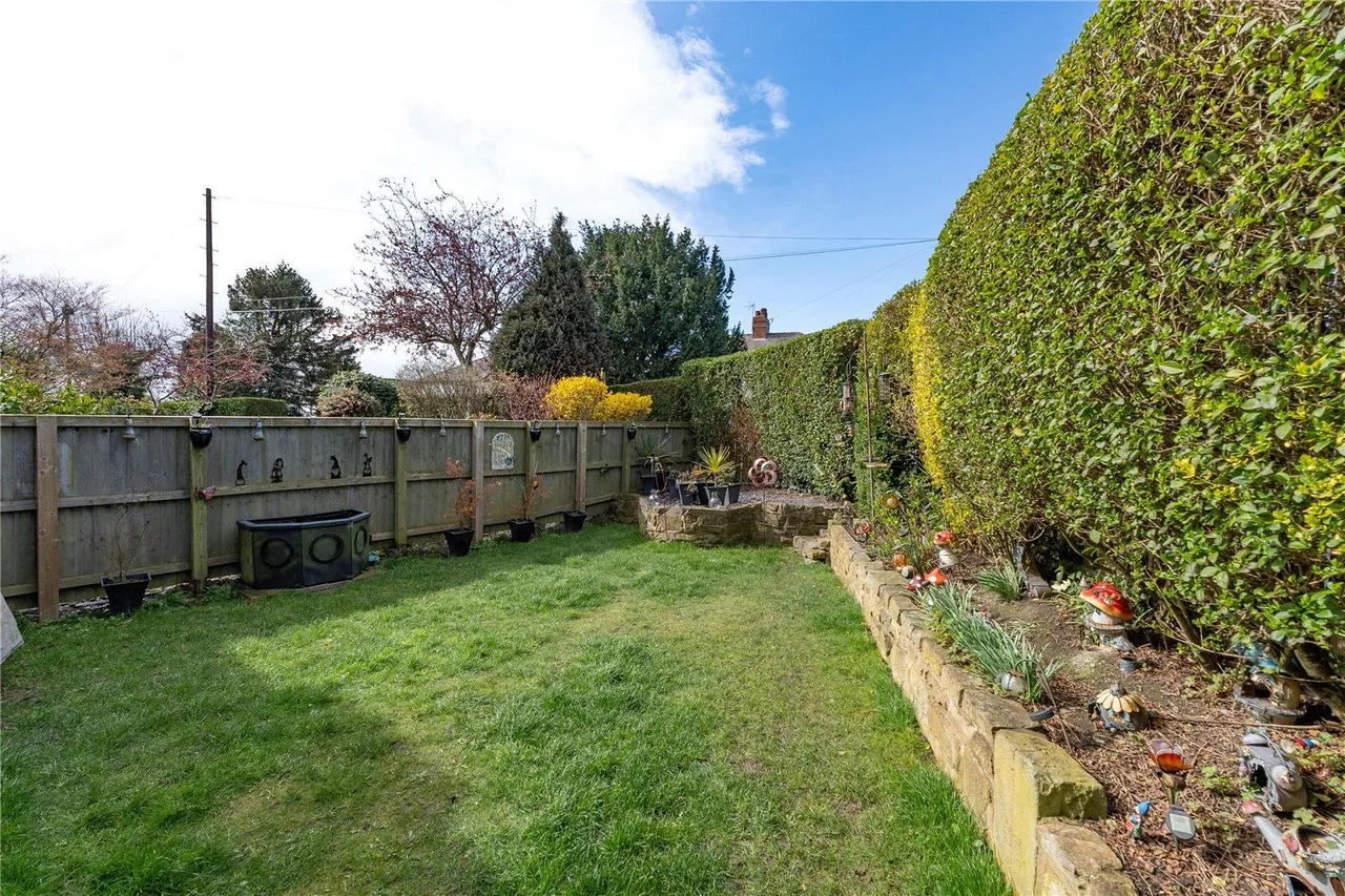 Woodhouse Lane, East Ardsley, WF3, photo 9
