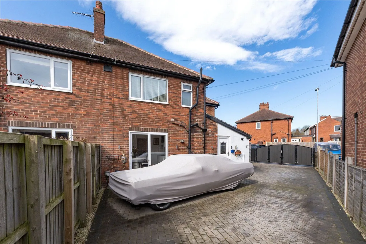 Woodhouse Lane, East Ardsley, WF3, photo 17