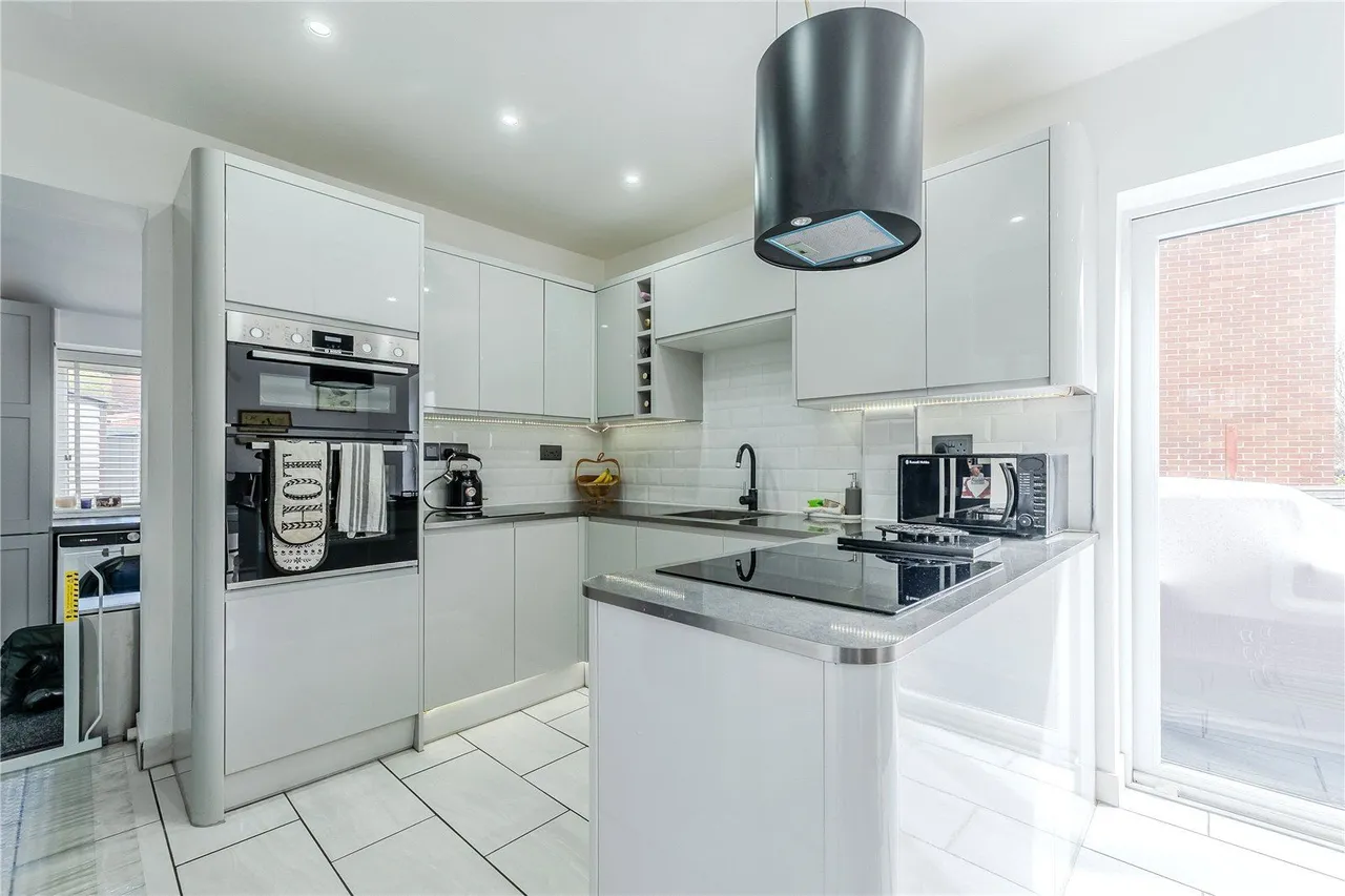Woodhouse Lane, East Ardsley, WF3, photo 5