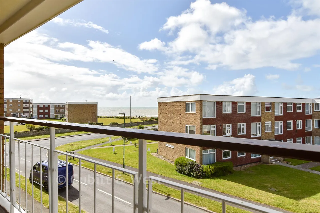 Chanctonbury Road, Rustington, BN16, photo 3
