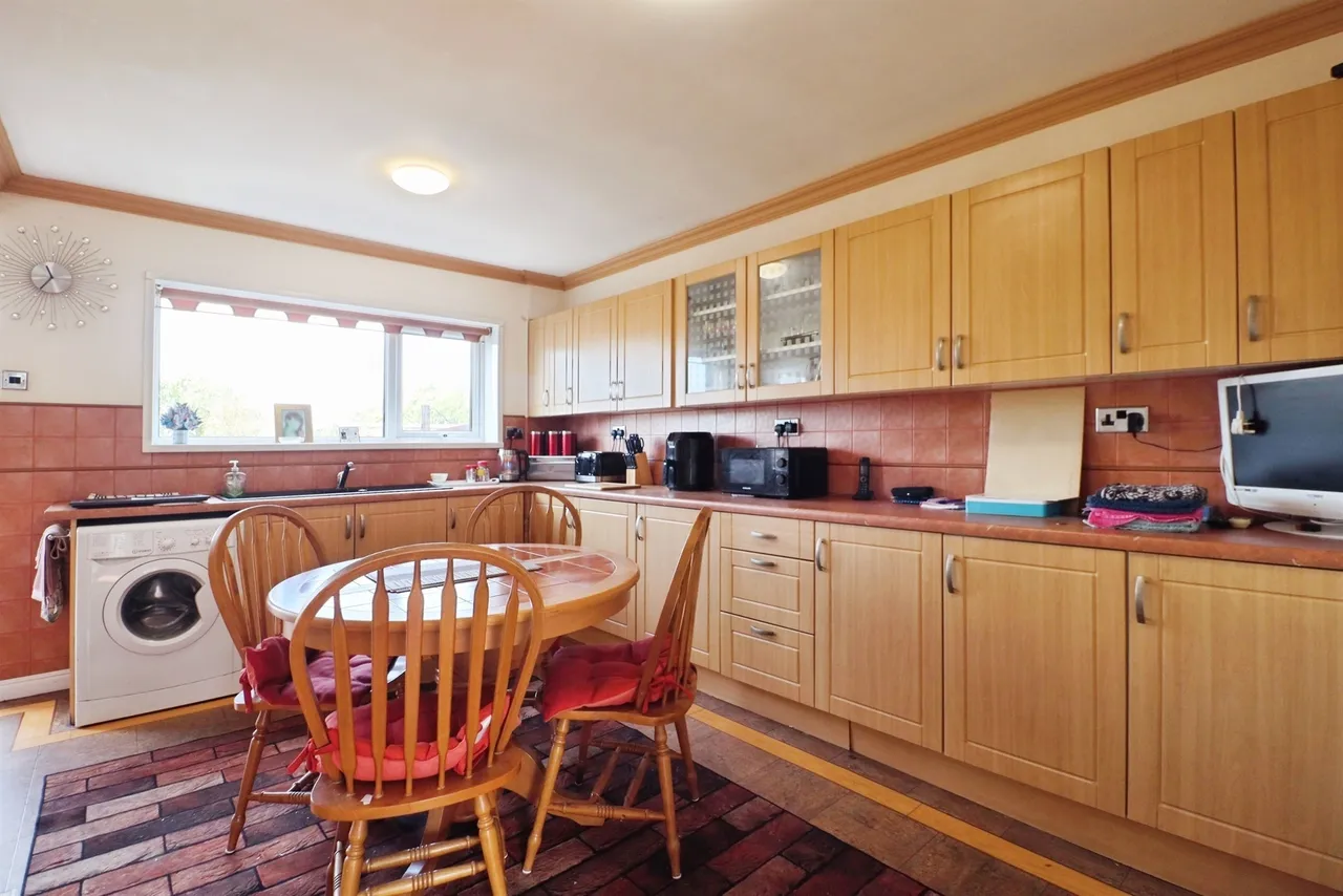 Llanrumney Avenue, Cardiff, CF3, photo 17
